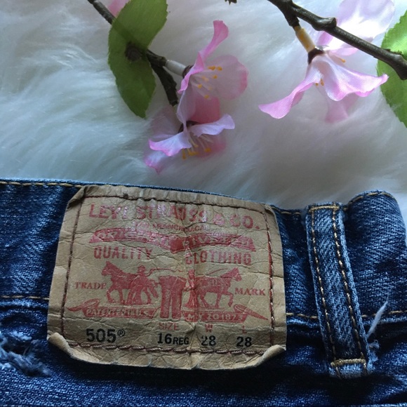 Levi’s 505 Vintage Distressed Jean Shorts Size 28 - Picture 8 of 8